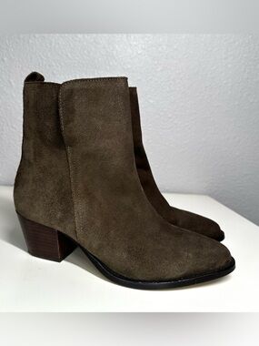 Banana Republic Women’s Suede Casual Ankle Booties Olive Color Size 8